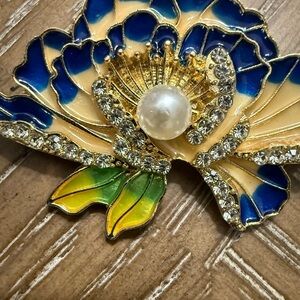 Floral Brooch with Pearl and Rhinestones